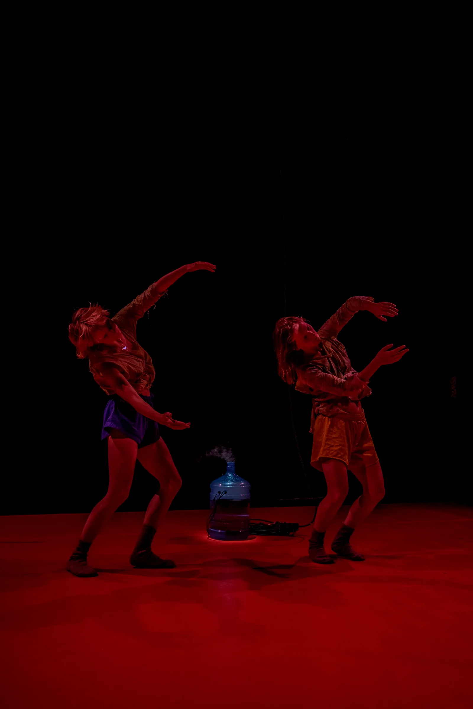 Skin Tonic and Woven Wounds at Den Danske Scenekunstskole with Camilla Lind and Amalie Bergstein Nilsen, photo by lou mouw