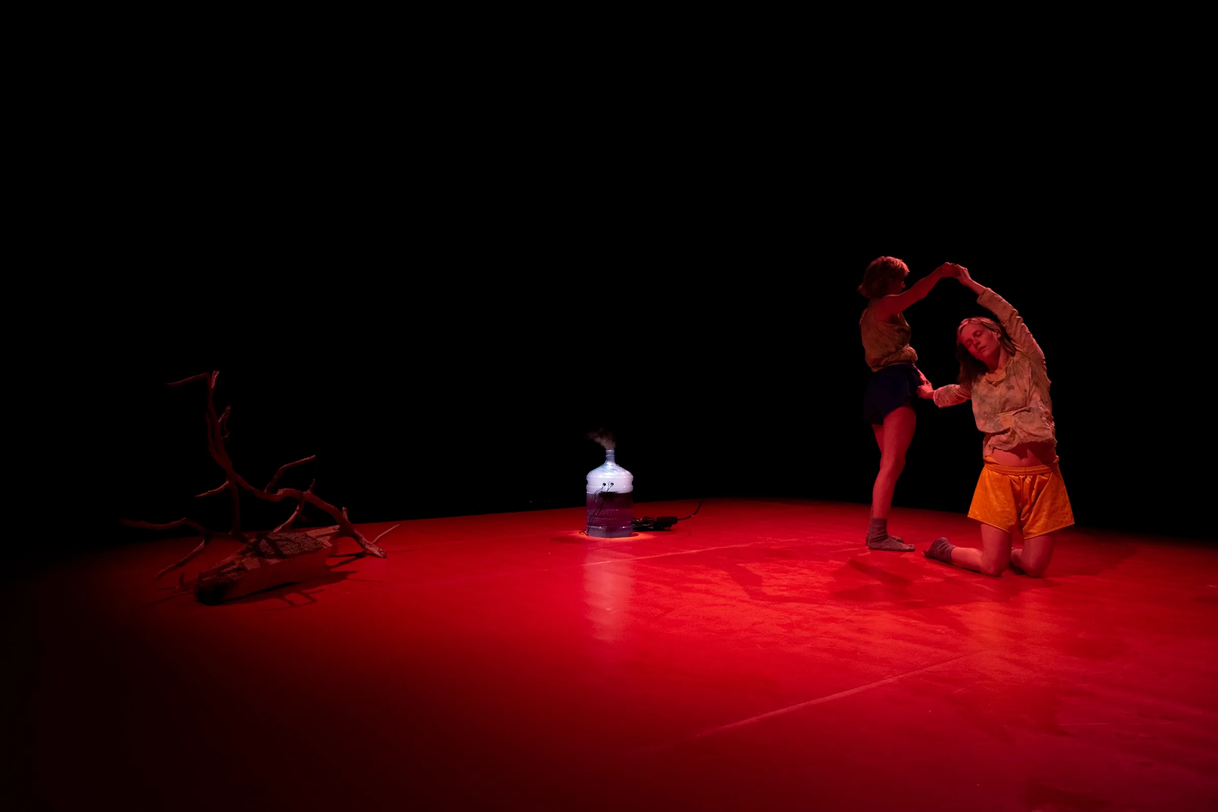 Skin Tonic and Woven Wounds at Den Danske Scenekunstskole with Camilla Lind and Amalie Bergstein Nilsen, photo by lou mouw